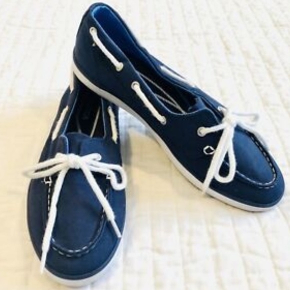 navy blue nautica shoes